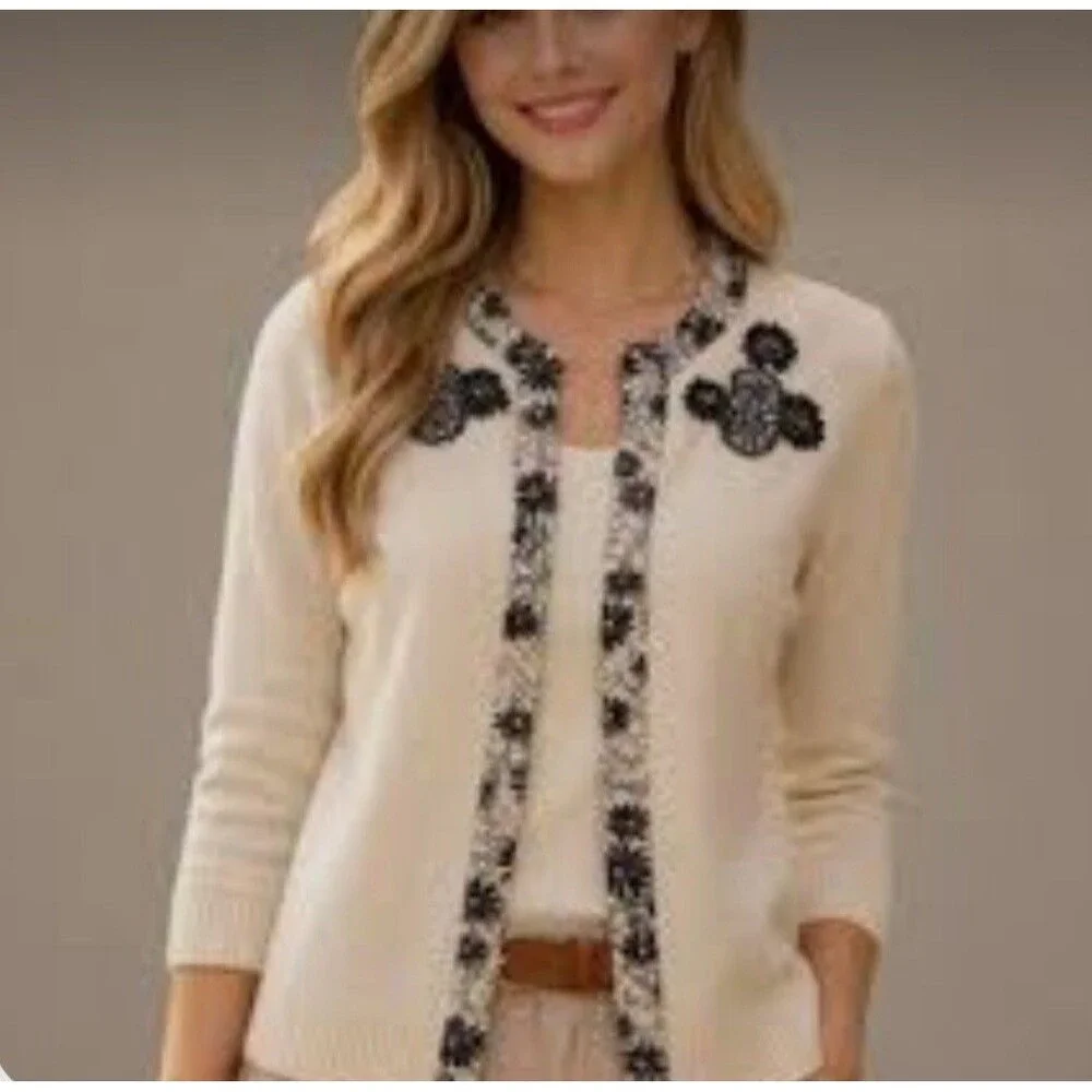 JCrew Merino Wool Rabbit Cashmere Blend Cardigan Off White Applique Button Sz M